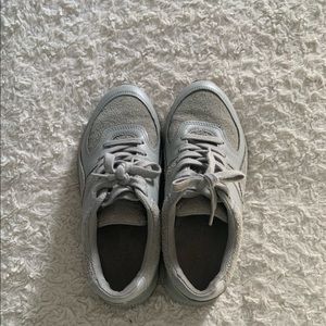 Everlane Women’s The Trainer sneakers in Glacier